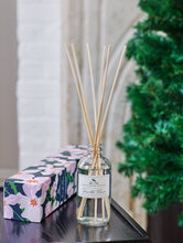 Load image into Gallery viewer, Vanilla Fleur Reed Diffuser
